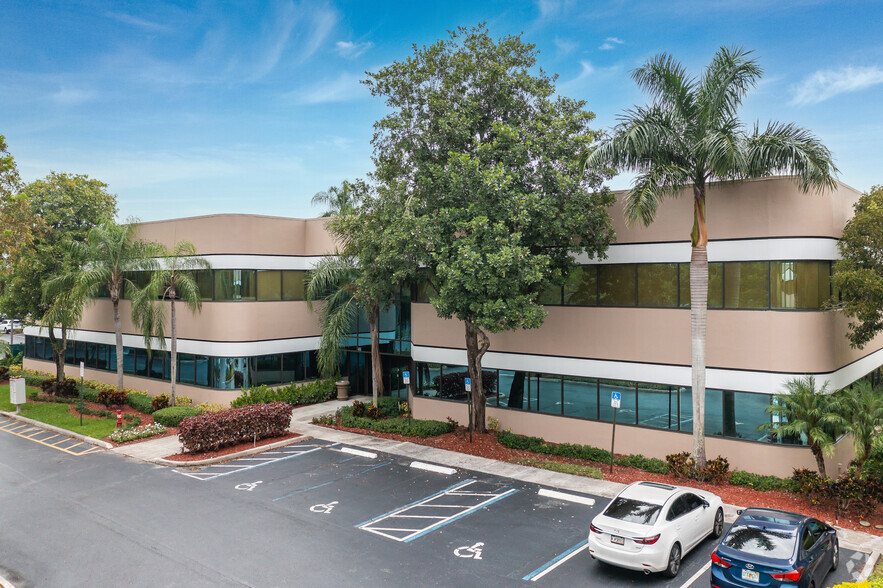 Primary Photo Of 400 Sawgrass Corporate Pky, Sunrise Office For Lease