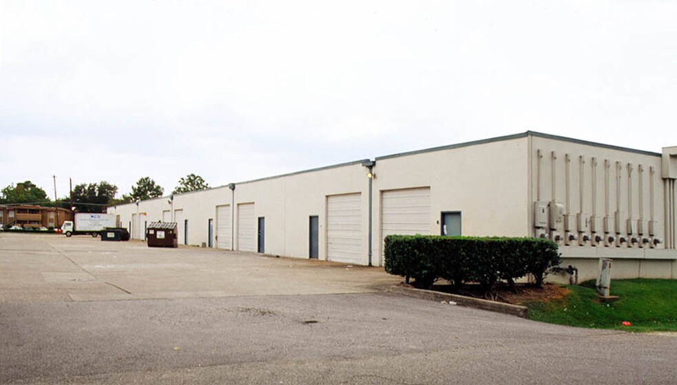 More Photos Of 4540 W 34th St, Houston Flex For Lease