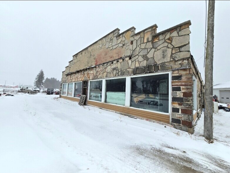 More Photos Of 4433 S Huron Rd, Standish General Retail For Sale