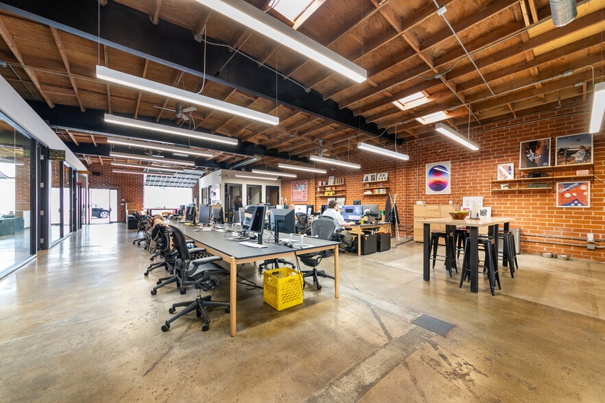 More Photos Of 8924 Lindblade St, Culver City Loft Creative Space For Lease