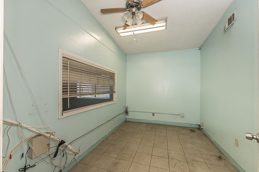 More Photos Of 4516 S St Peters Pky, Saint Charles Auto Dealership For Sale