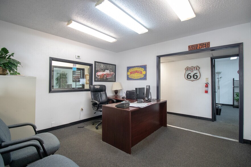 More Photos Of 1577 N FM 157, Mansfield General Retail For Sale