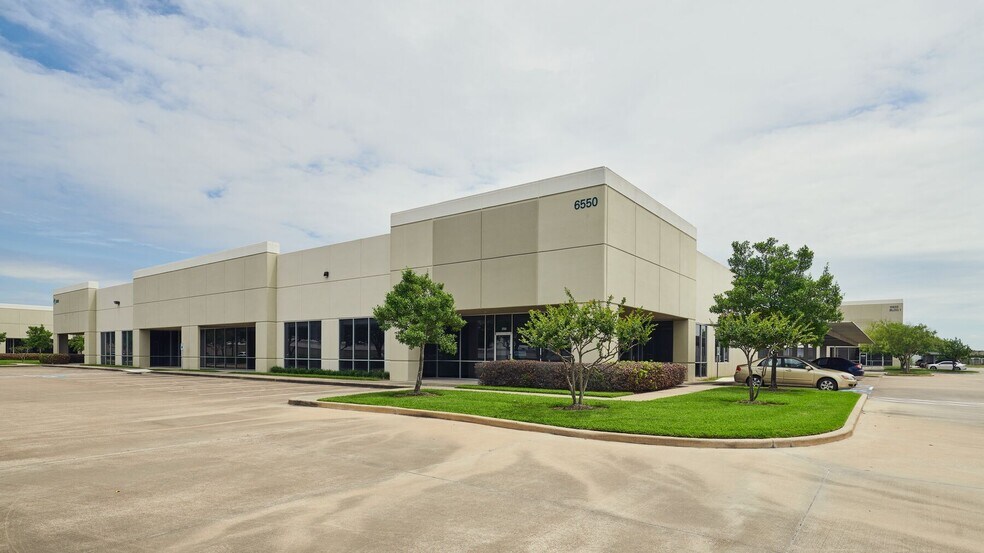 More Photos Of 6550 W Sam Houston Pky N, Houston Unknown For Lease