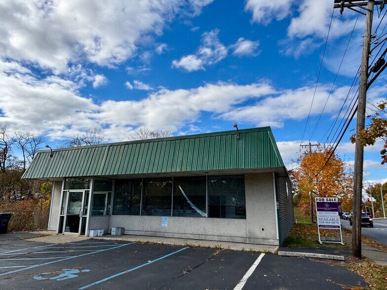 More Photos Of 200 Northern Dr, Troy Medical For Sale