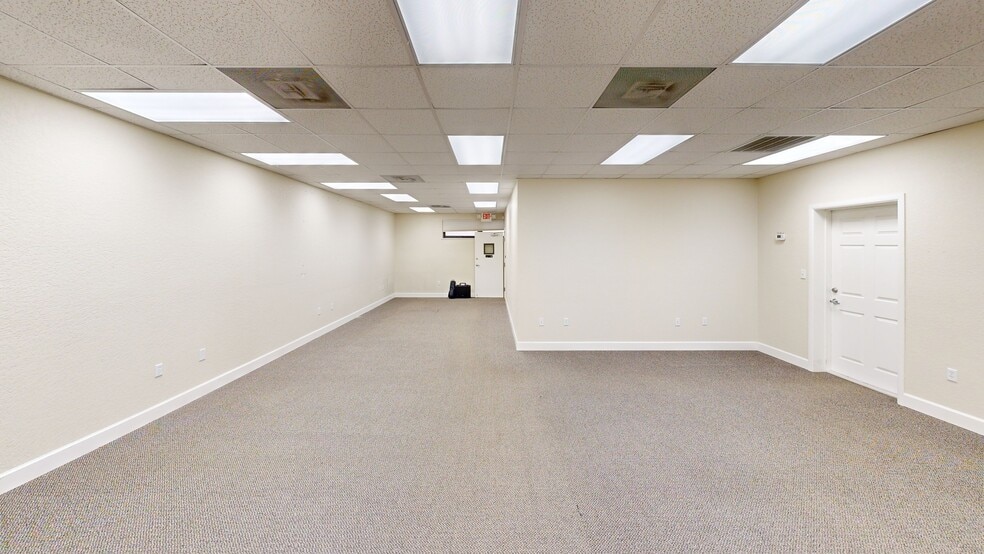 More Photos Of 5151 S Lakeland Dr, Lakeland Office For Lease