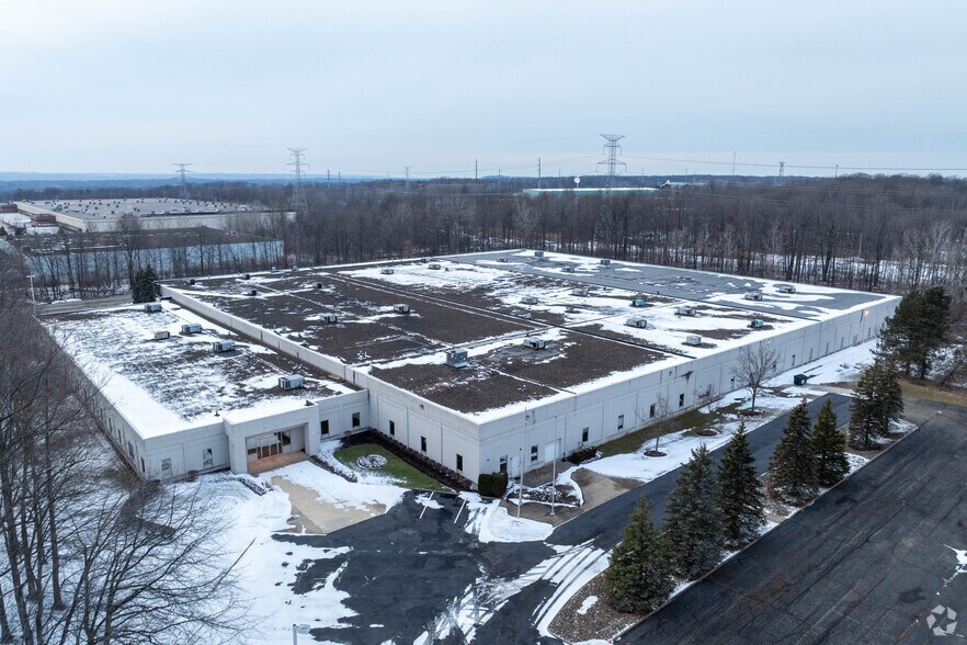 More Photos Of 8037 Bavaria Rd, Twinsburg Warehouse For Lease