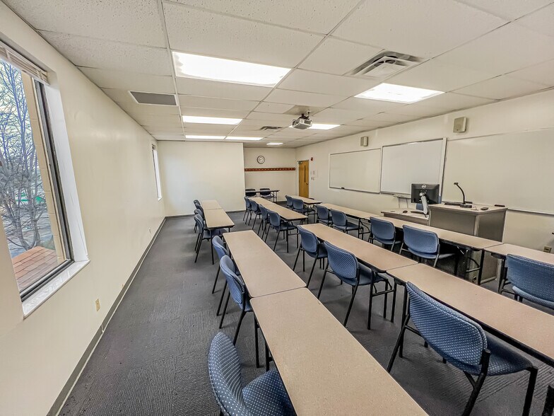 More Photos Of 4411 Woodson Rd, Saint Louis Office For Lease