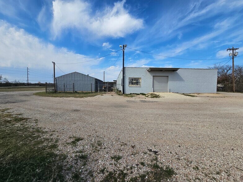 More Photos Of 301 East South 11th St, Abilene General Retail For Sale