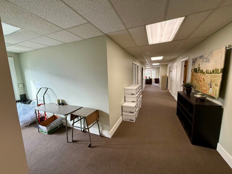 More Photos Of 5402 SE Foster Rd, Portland Office For Sale