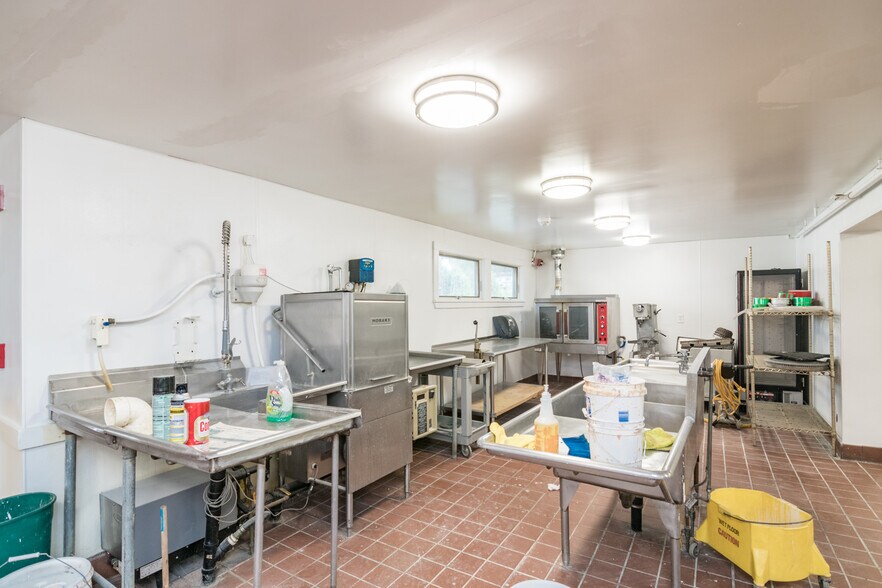 More Photos Of 154 S Mountain Rd, Northfield Schools For Sale