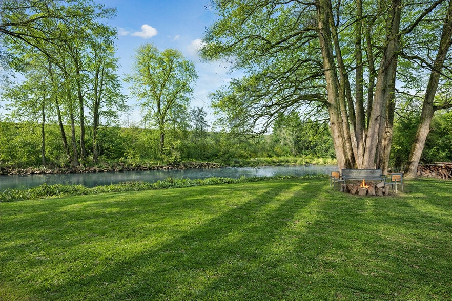 More Photos Of 13301 56th Ave S, Seattle Apartments For Sale