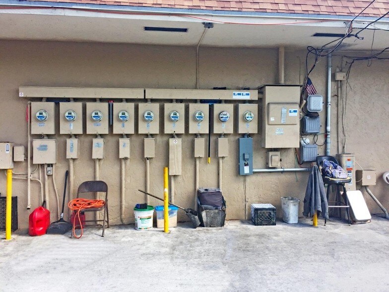 More Photos Of 5371 10th Ave N, Greenacres Storefront Retail Office For Lease