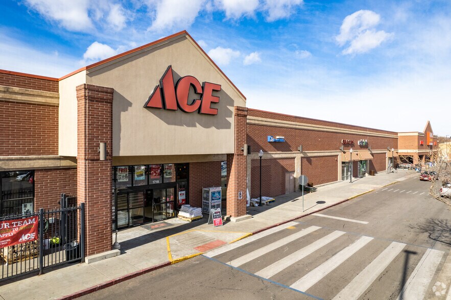 More Photos Of 1711-1975 Sheridan Blvd, Edgewater Unknown For Lease