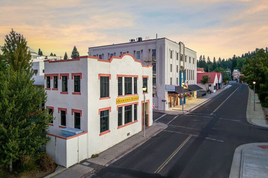 More Photos Of 107 Bank St, Grass Valley Storefront For Sale