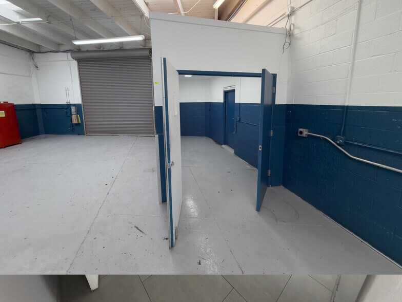 More Photos Of 885 N San Mateo Dr, San Mateo Auto Dealership For Lease