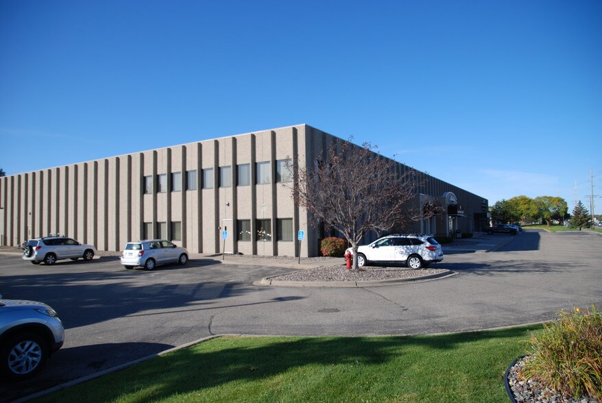 More Photos Of 3501 Cr-42, Burnsville Showroom For Lease