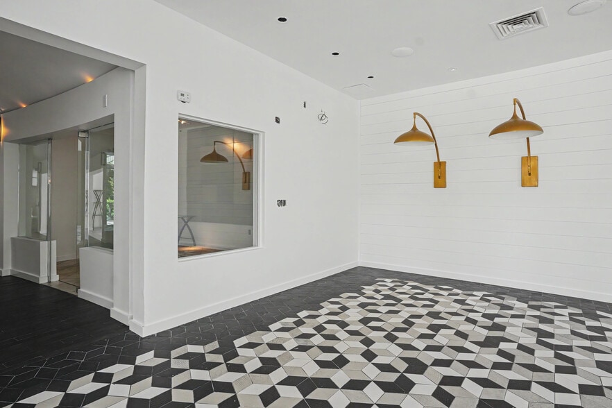 More Photos Of 7815 E US Hwy 80, Savannah Restaurant For Sale
