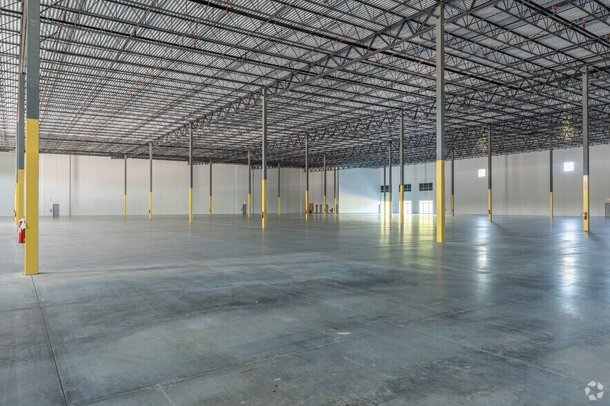 More Photos Of Jessie Cronic Rd & I-85, Braselton Unknown For Lease