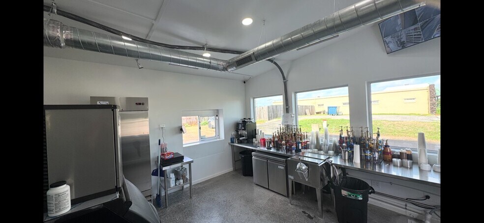 More Photos Of 7924 NW 23rd St, Bethany Freestanding For Sale