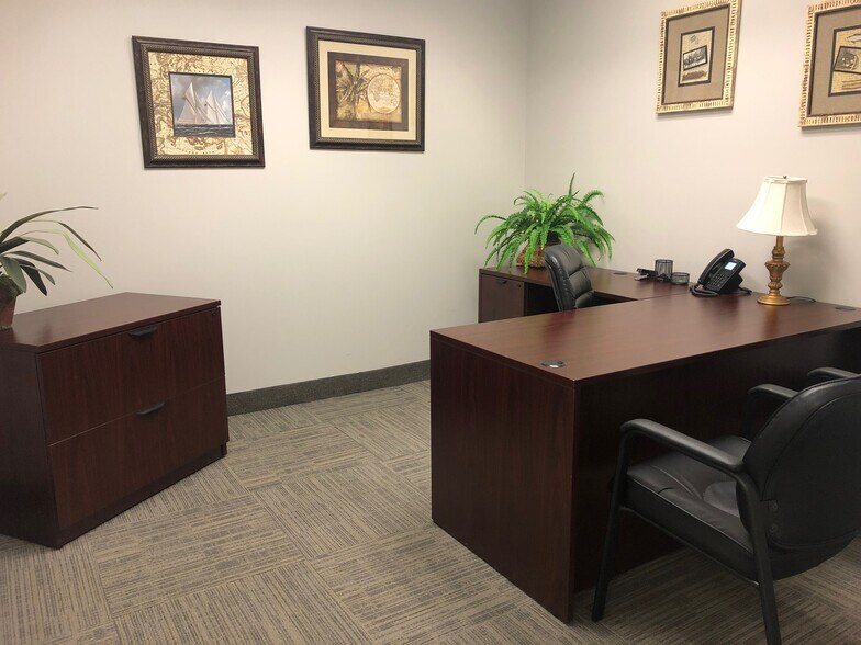 More Photos Of 1500 Gateway Blvd, Boynton Beach Office For Lease