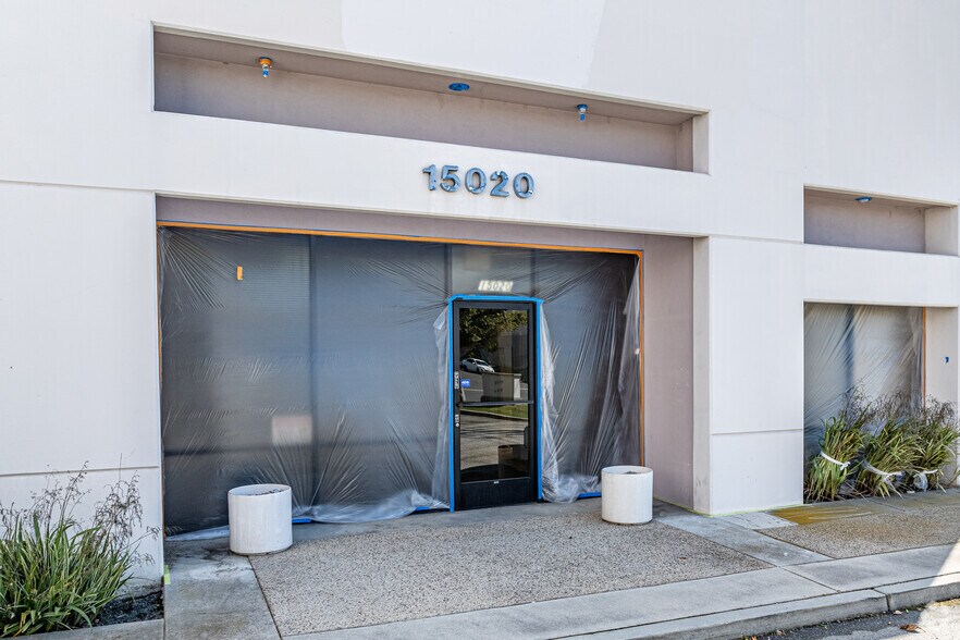 More Photos Of 15020 Desman Rd, La Mirada Manufacturing For Sale