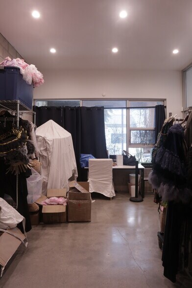 More Photos Of 6615-6621 Melrose Ave, Los Angeles Loft Creative Space For Lease