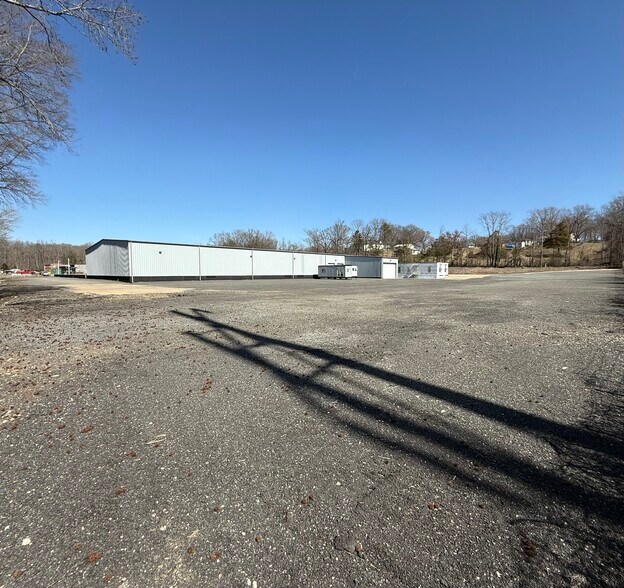 More Photos Of 29 Synan Rd, Fredericksburg Warehouse For Lease