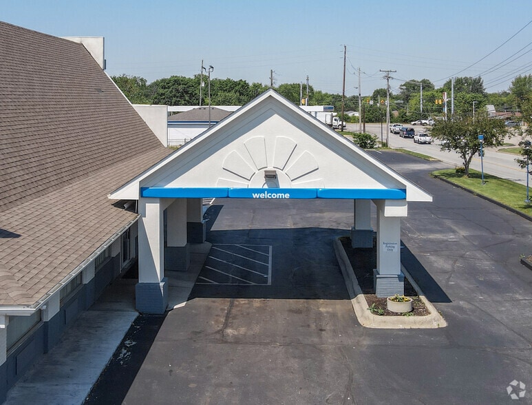 More Photos Of 5151 Elmwood Ave, Indianapolis Hotel For Sale