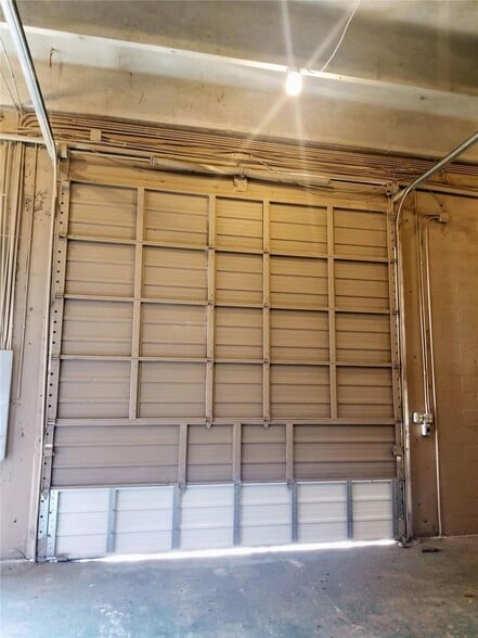 More Photos Of 470 Ansin Blvd, Hallandale Beach Warehouse For Lease