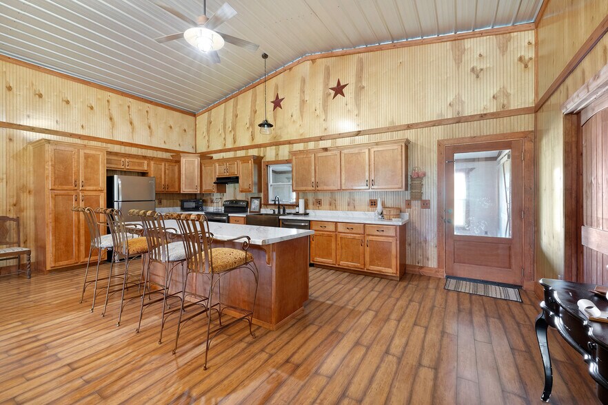 More Photos Of 80 S Sauty Rd, Guntersville Lodge Meeting Hall For Sale