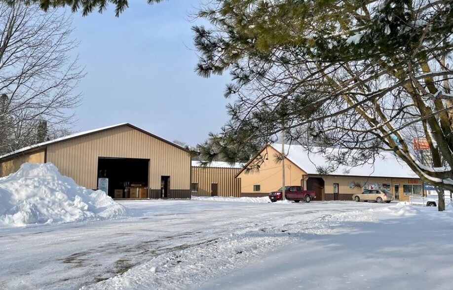 More Photos Of 600 Superior Ave, Randall Showroom For Sale