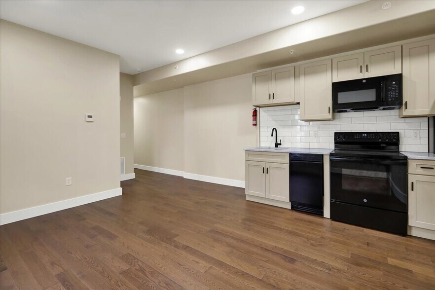 More Photos Of 241 S 5th St, Reading Apartments For Sale