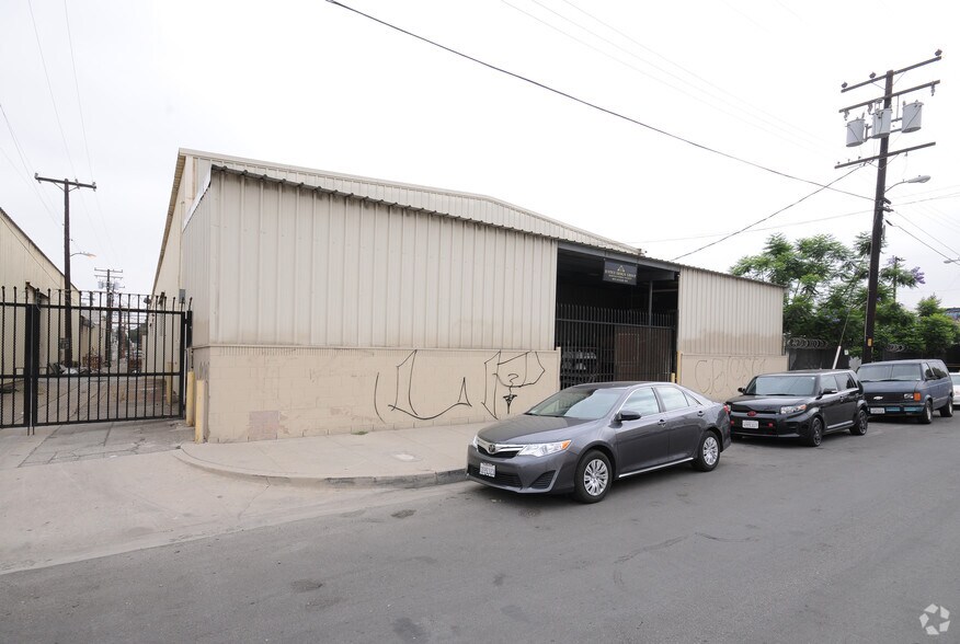 Primary Photo Of 2300-2320 N Alameda St, Compton Warehouse For Lease