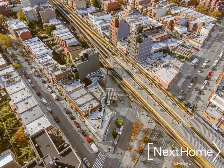 More Photos Of 3106 Astoria Blvd, Astoria Office Residential For Sale