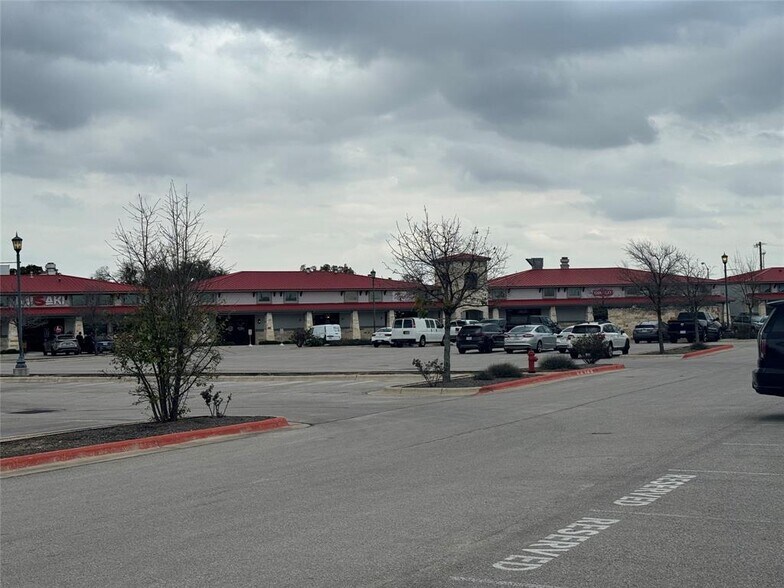 More Photos Of 3001 Joe Dimaggio Blvd, Round Rock Office For Lease