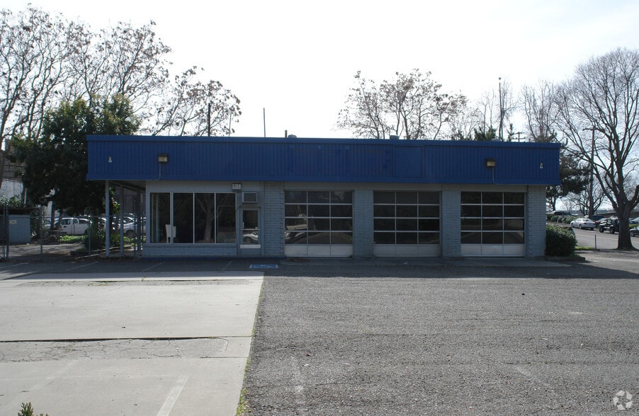 More Photos Of 200 Q St, Sacramento Auto Repair For Lease