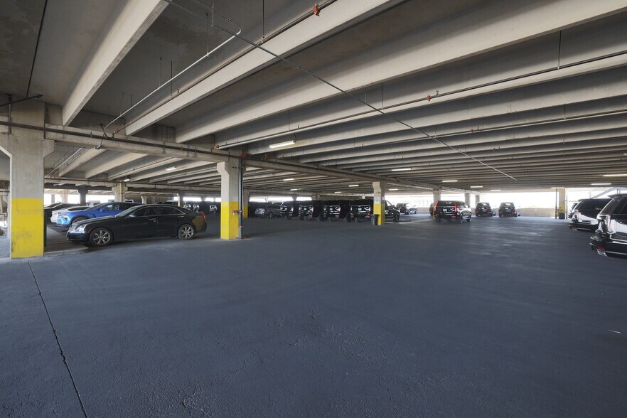 More Photos Of 1900 Industrial Rd, Las Vegas Parking Garage For Lease