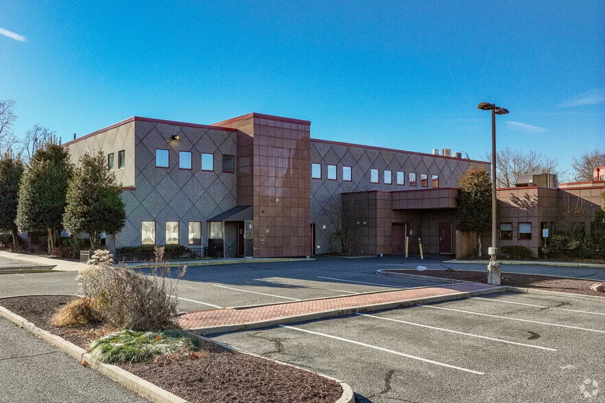 More Photos Of 197 Hance Ave, Tinton Falls Office For Sale
