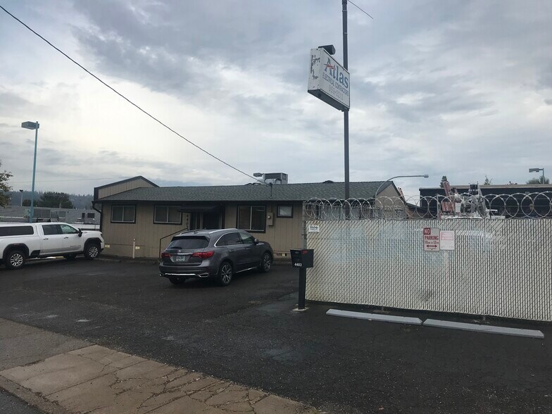 More Photos Of 4403 SE Roethe Rd, Milwaukie Industrial For Sale