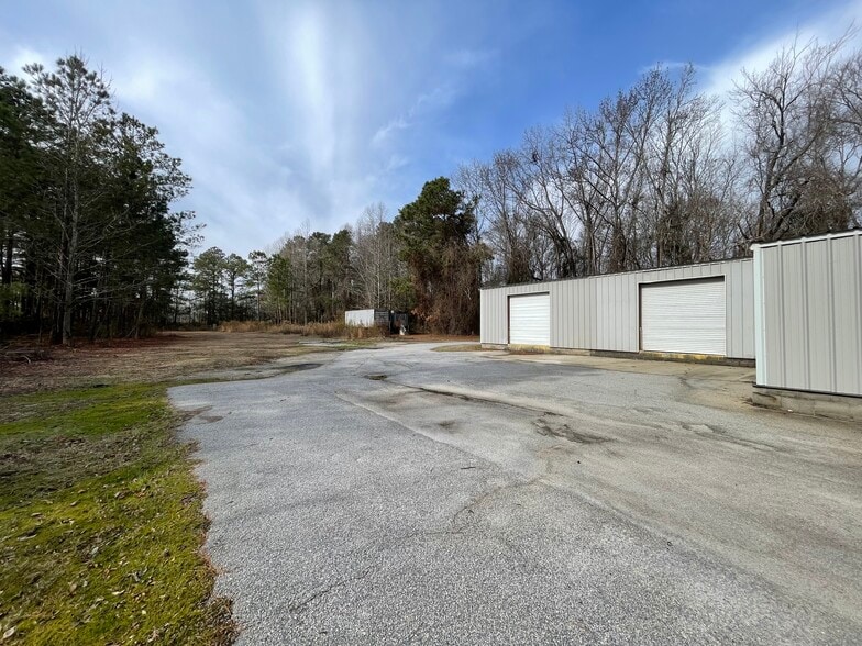 More Photos Of 2160 Thomas Sumter Hwy, Sumter Flex For Lease