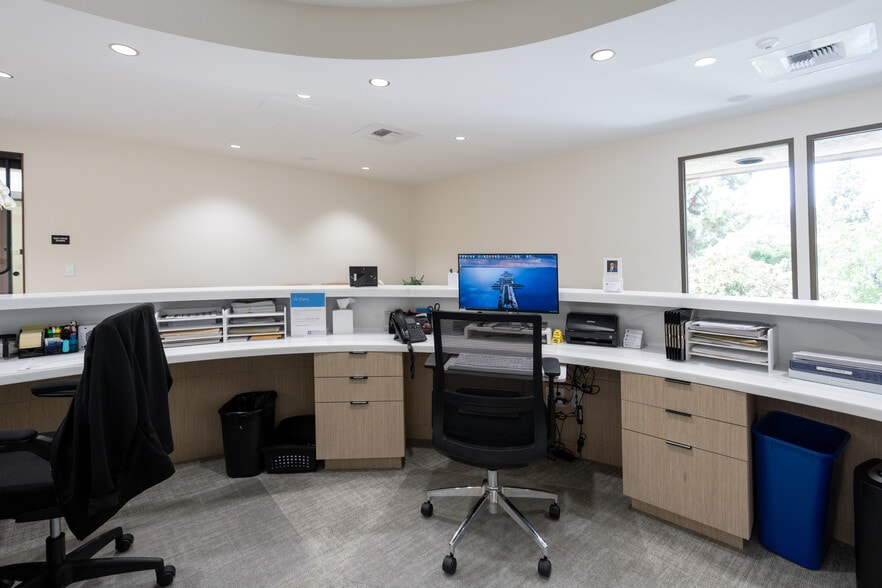 More Photos Of 16810-16816 Bernardo Center Dr, San Diego Medical For Lease