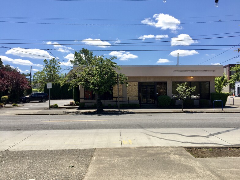 Primary Photo Of 8040 N Lombard St, Portland Bank For Sale