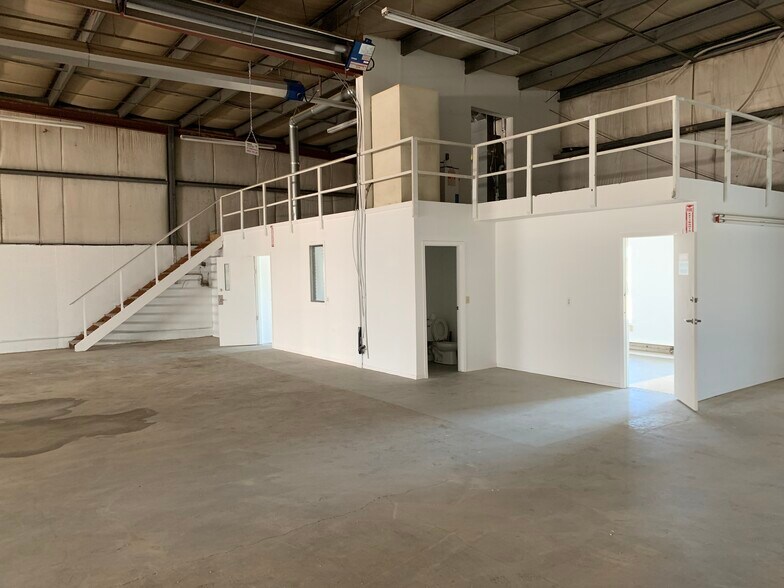 More Photos Of 4000 Landry Ave, Red Deer County Warehouse For Lease