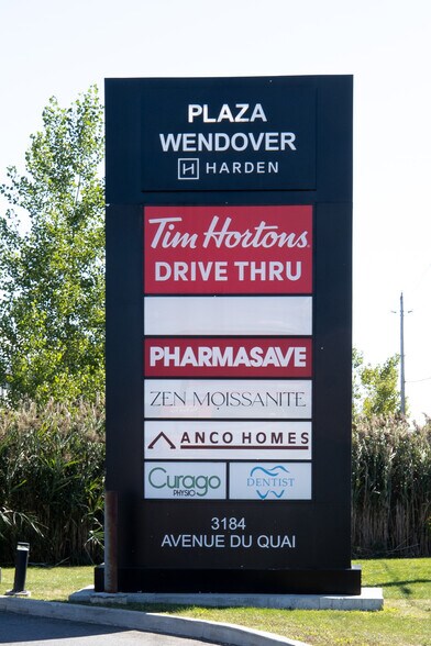 More Photos Of 3184 du Quai Ave, Alfred and Plantagenet Department Store For Lease