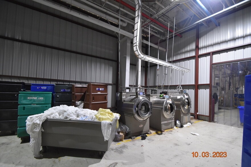 More Photos Of 956 N Broadway St, Greenville Distribution For Sale