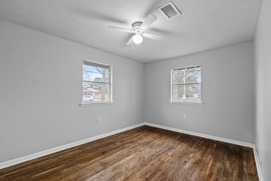 More Photos Of 1306 N Lemon St, Beebe Office For Sale