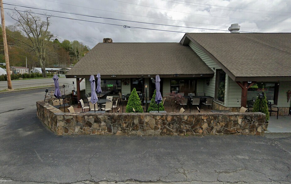 More Photos Of 110 High Country Sq, Banner Elk General Retail For Lease