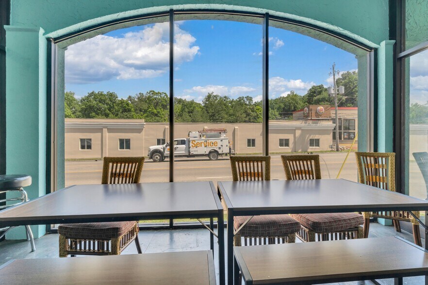 More Photos Of 2601 Franklin Rd, Roanoke Freestanding For Sale