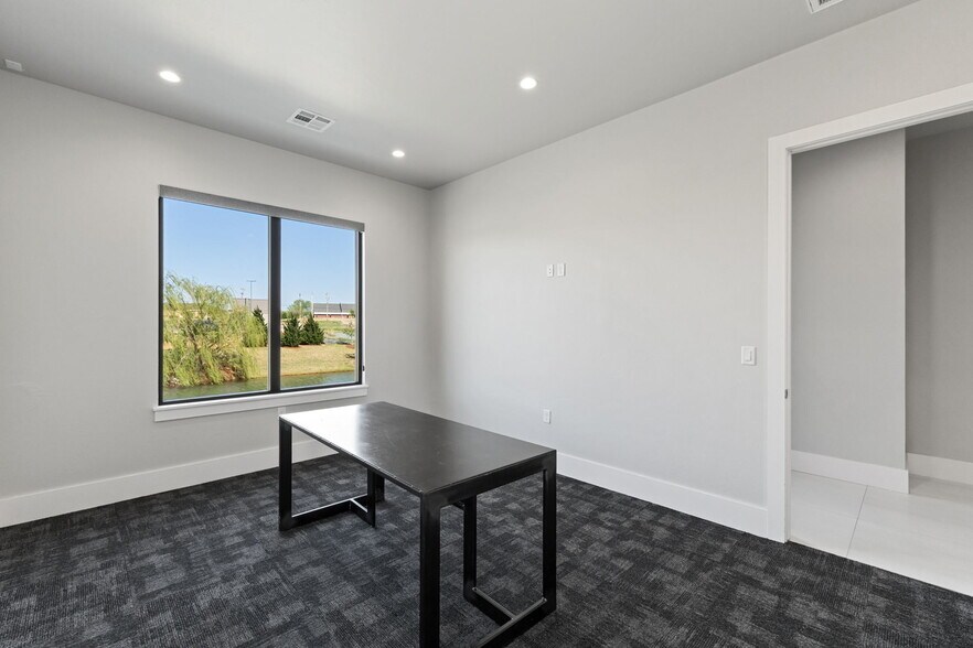 More Photos Of 16362 Muirfield Place, Edmond Medical For Sale