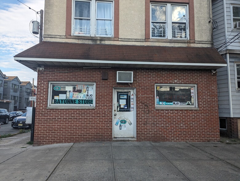 More Photos Of 488 Kennedy Blvd, Bayonne Apartments For Lease